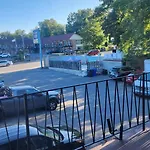 Advance Inn