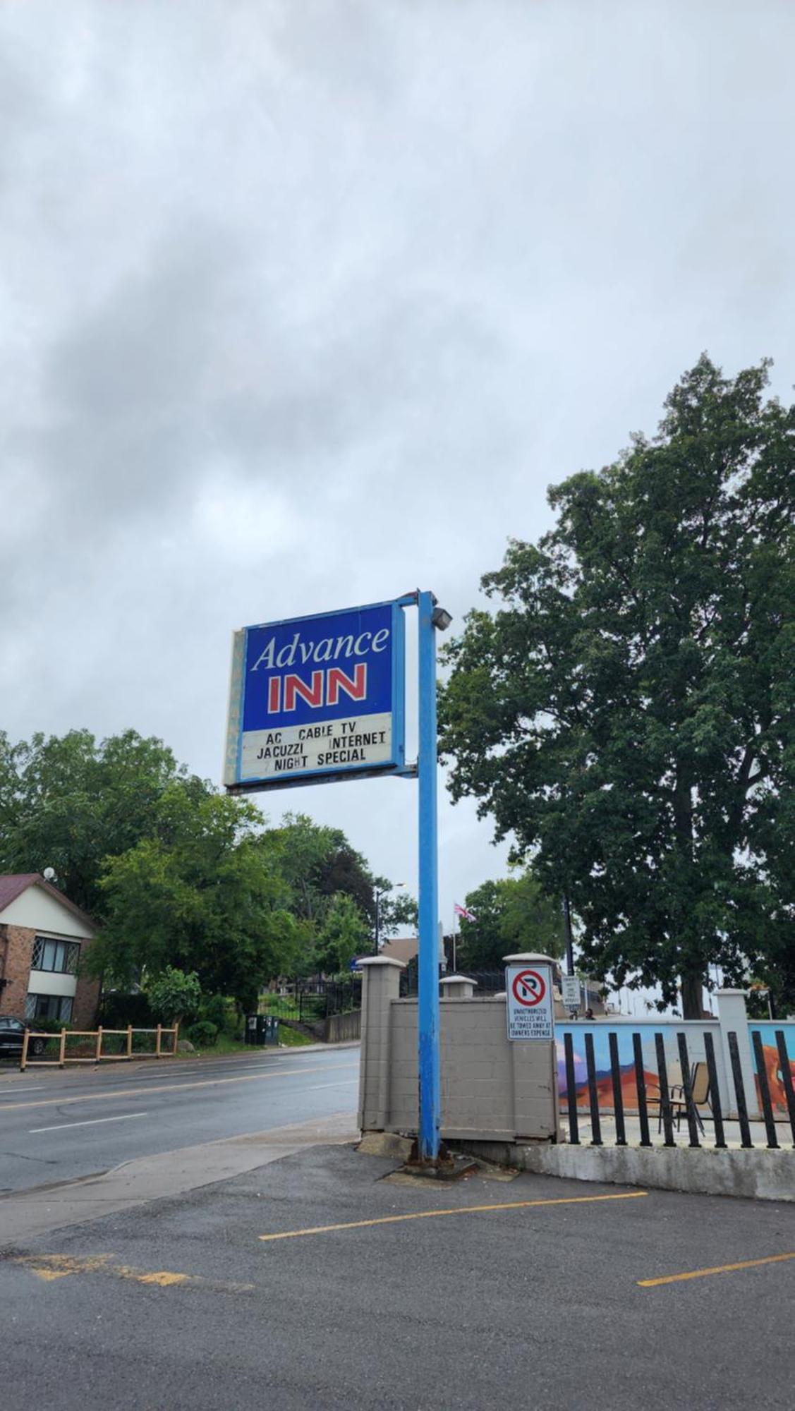 Motel Advance
