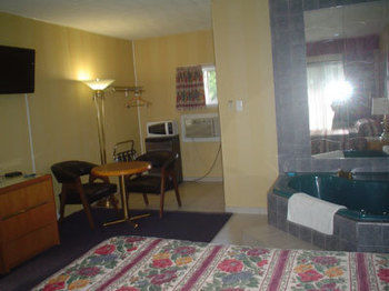 Motel Advance 2*